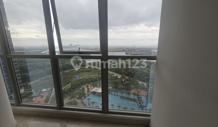 For rent Gold Coast apartment 3br+1 nice semi furnished