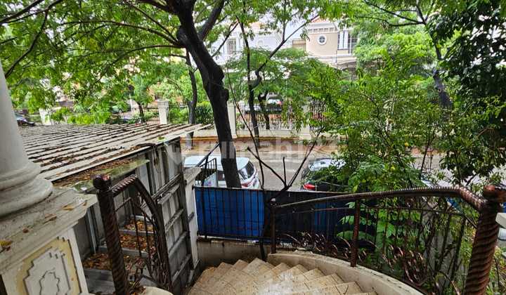 Dijual Rumah Pik 3 Lantai Pinggir Jalan Cocok Untuk Usaha 