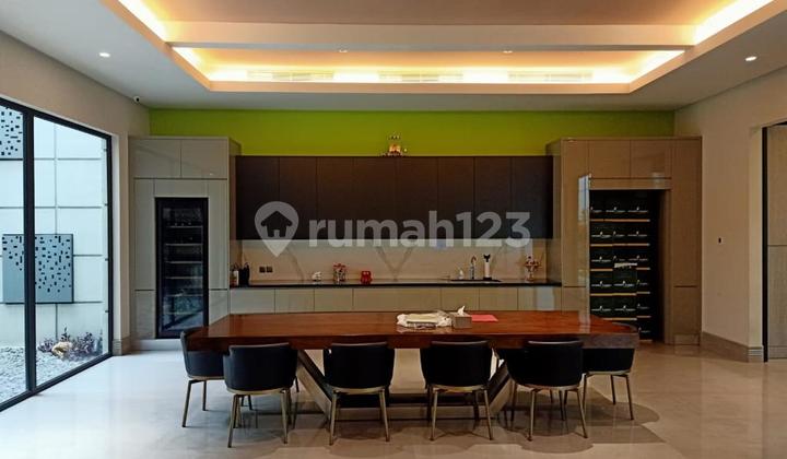 For sale luxury house PIK furnished lake view 585 m2 south