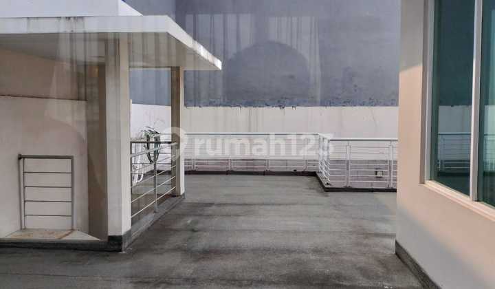 For Sale: PIK 2, 2.5-Story House, Contractor Built, 10x25 Land Size