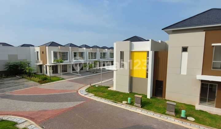 For Sale Quick House Pik2 Corner 8x15 Good SHM Unfurnished For Sale Quick House Pik2 Corner 8x15 Good SHM Unfurnished