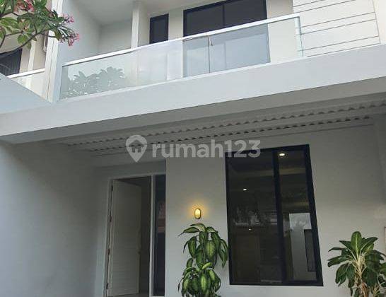 Dijual Rumah Baru Gress 3 Lantai Siap Huni Bulu Jaya 2