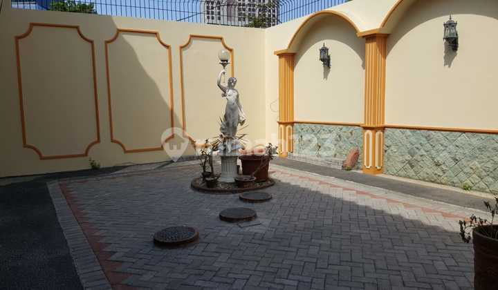 Disewakan Rumah Mewah Strategis Pakuwon Indah  3