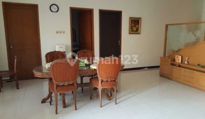 Disewakan Rumah Mewah Strategis Pakuwon Indah  6