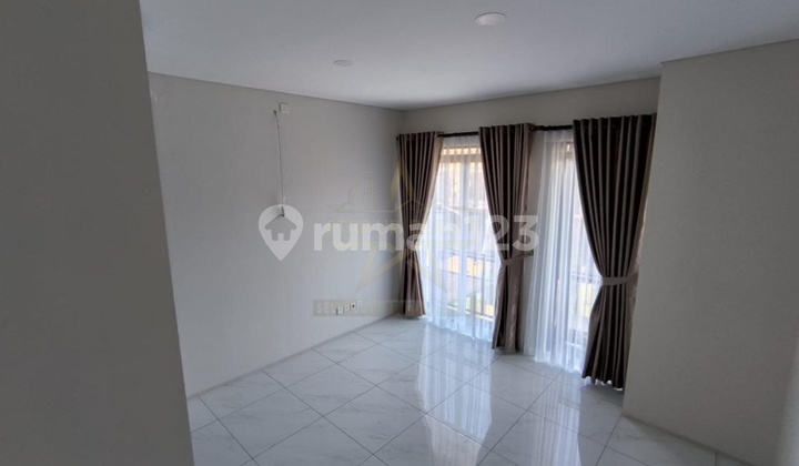 For Rent: Rare, Good House in Kota Baru Parahyangan