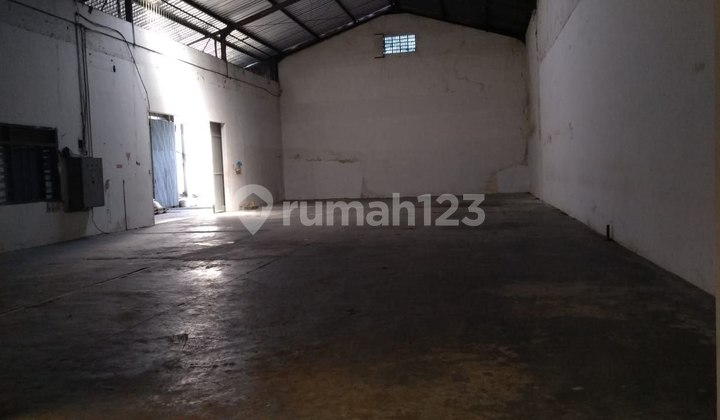 Warehouse One Step to Toll Exit on Jl Raya Perusahaan Malang