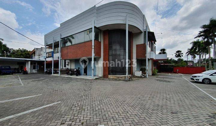 Disewakan Bangunan Gedung Strategis 2 Lantai Di Raya Dieng Malang 1
