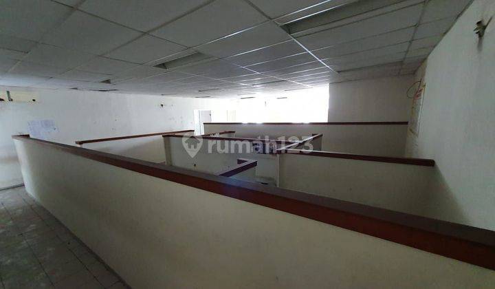 Disewakan Bangunan Gedung Strategis 2 Lantai Di Raya Dieng Malang 2