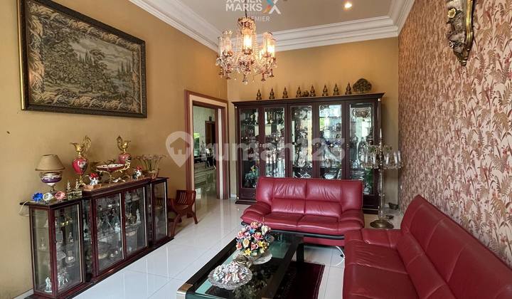 Luxury House Well-Maintained Building in Istana Dieng Malang 2