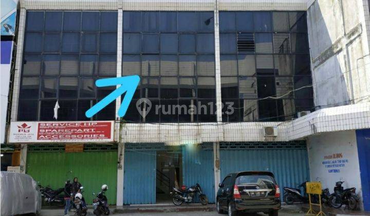 Turun Harga Sewa Ruko 3 Lantai Strategis Pusat Kota Jember 1