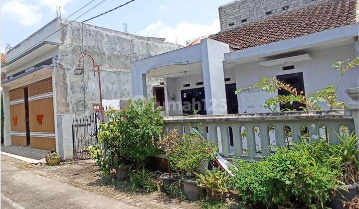 Rumah dan Toko Daerah Kaliwates Siap Huni Cocok Buat Usaha 1