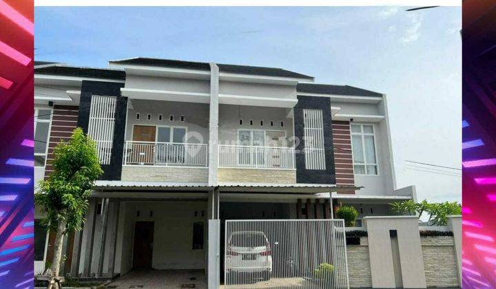 Rumah Mewah 2 Lantai Siap Huni. Di Perumahan Tengah Kota Jember 1