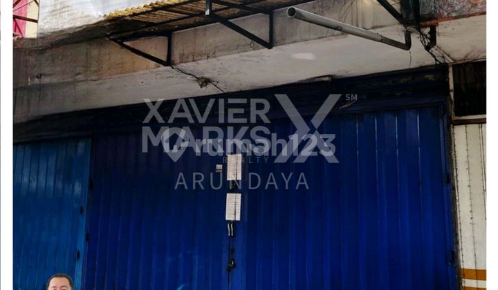 Two-Story Shop House in a Strategic Location at the Center of Jember City's Business District 1