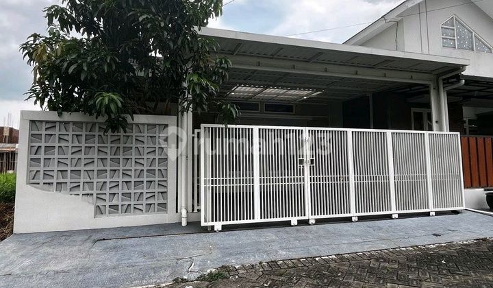 Beautiful Modern Minimalist House in the Middle of the City with a One Gate System Housing Complex. Ready to Occupy. 1