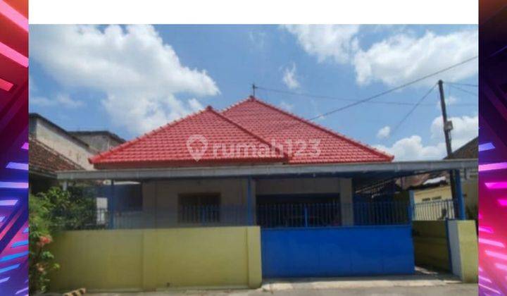 Sewa Rumah di Pusat Kota Jember Dekat Kemana Saja. Siap Huni 1