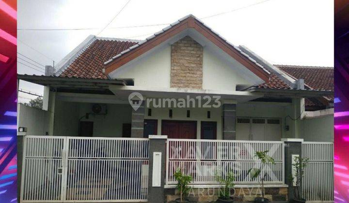 Rumah Modern Minimalis Tengah Kota Jember daerah Tegal Besar 1