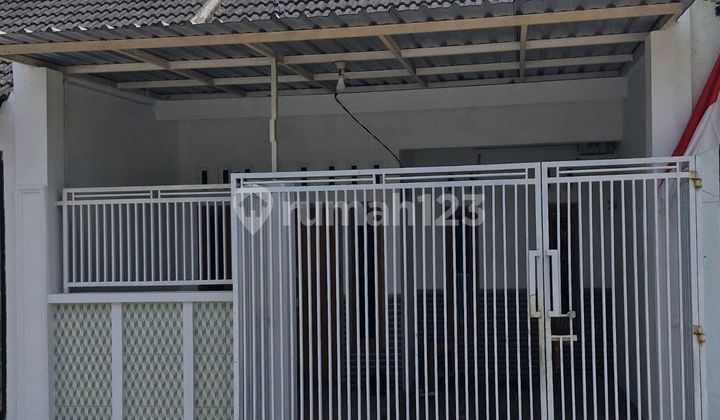 Cheap Sale of Ready-to-Live Modern Minimalist House Without Renovation. Location Near Fkg Unej. 1