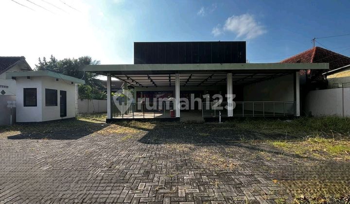 Rent a Mid-Sized Shop in the City Center, Strategic Location Suitable for Banks/Offices/Businesses 1