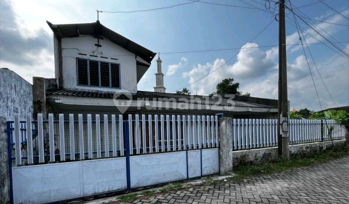 Rumah Hitung Tanah Di Pusat Kota Jember. Dekat Lippo Mall 1