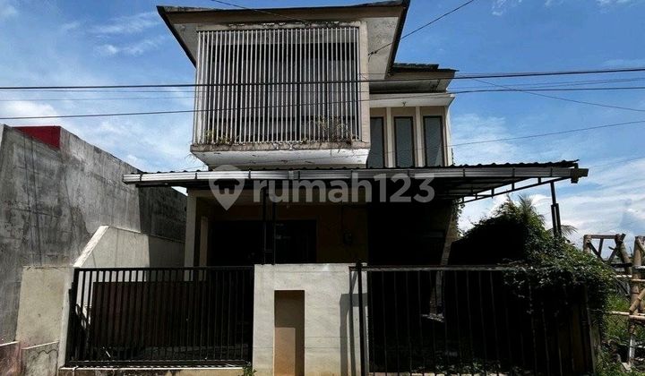 Kontrakan Rumah 2 Lantai Semi Perabot Lokasi Strategis Tengah Kota Delat Lippo Mall 1