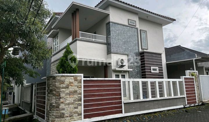 Rumah 2 Lantai Siap Huni Di Perumahan Elit Tengah Kota Jember 2
