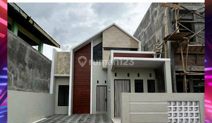 Rumah Mezzanine Scandinavian Gres Baru Siap Huni. Lokasi Tengah Kota Jember 1