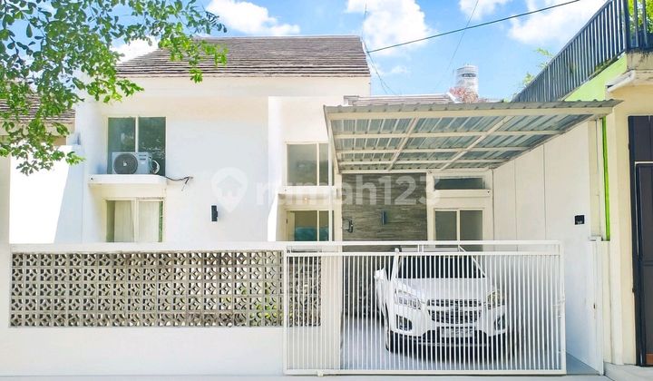 Sell Cheap Fully Furnished House Ready to Live Strategic Near Transmart and Roxy Square Sell Cheap Fully Furnished House Ready to Live Strategic Near Transmart and Roxy Square