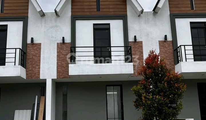 Rumah Modern Minimalis 2 Lantai di Perumahan Dekat Kota. Cocok untuk Pasangan Muda 1