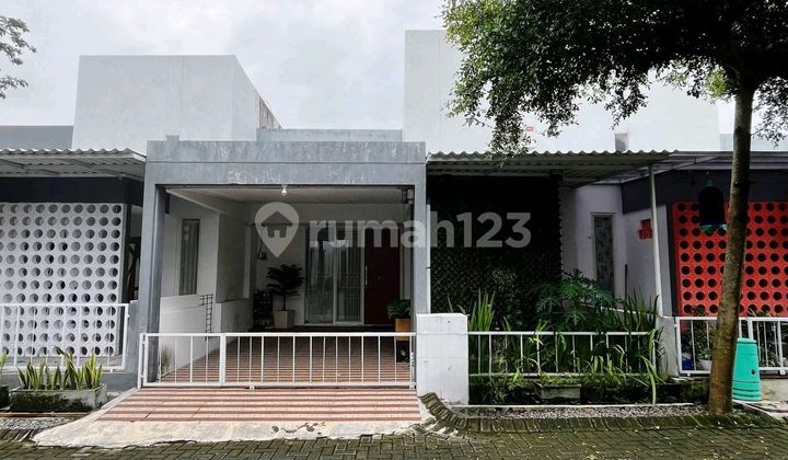 Beautiful Ready-to-Live House in Central Housing of Jember 1
