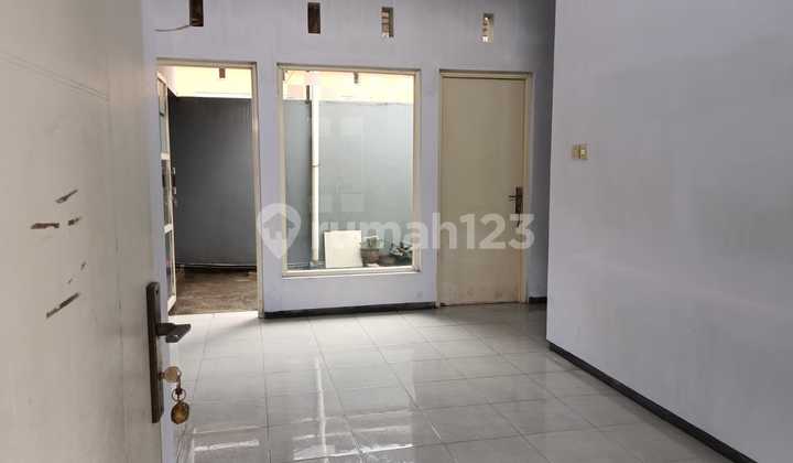 Rent a Ready-to-Live Minimalist House Near Unej Campus and Poltek Jember.