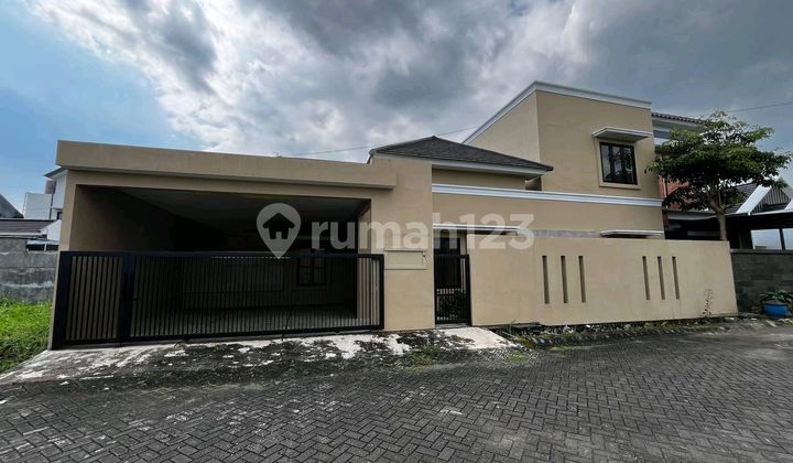 New 2-Story House in Elite Residential Area, City Center. Move-In Ready. 1