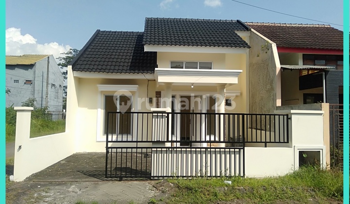 Disewakan Rumah Cantik Siap Huni Sebelah Roxy 1