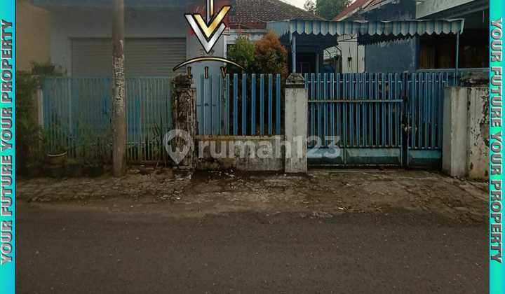 Rumah Cantik Pinggir Jalan Dekat Kota 1