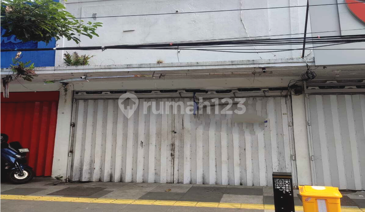 1-Story Shop House by the Roadside Near the City Square 1