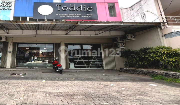 For Rent Minimalist 3-Story Shop House on Main Road in City Center 1