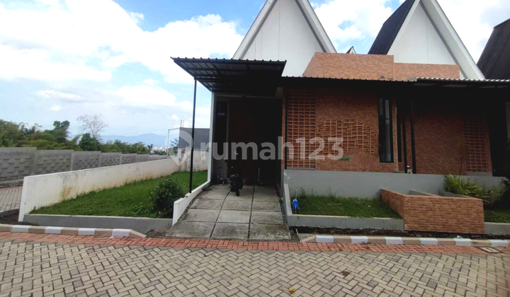 FOR SALE MODERN MINIMALIST HOUSE READY TO OCCUPY HOOK POSITION NEAR THE CITY 1