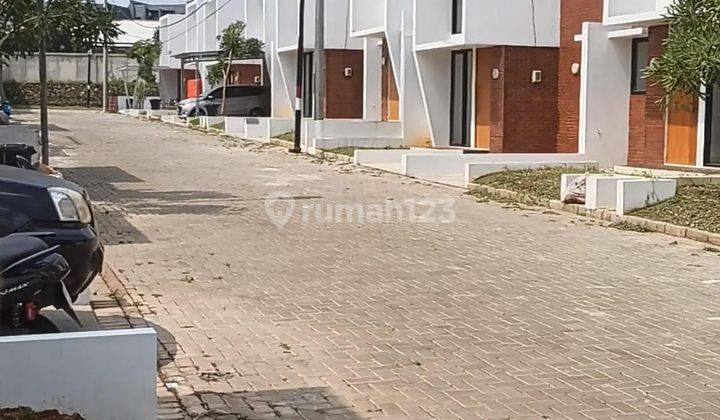 Rumah Eksklusif di pinggir jl raya sawangan kota depok 2