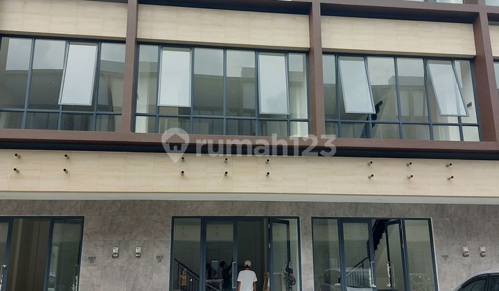 New Shop House Never Been Used On Jl. BSD Raya Utama