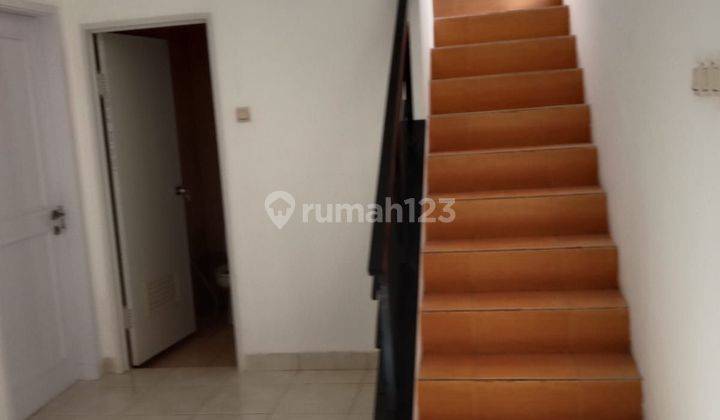 Rumah terawat depan taman Delatinos BSD 2