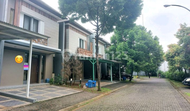 Comfortable Neat Ready to Live In One Step to University & Ice BSD House