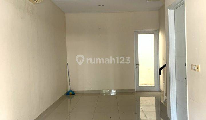 Di sewakan Rumah semi furnished di Green lake city 2 Lantai Bagus 2