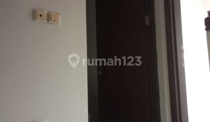 Disewakan Rumah Bagus Unfurnished Green Lake City ukuran 6x15 cluster favorit 2