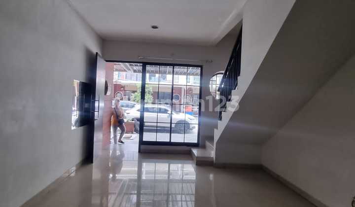 Disewkan Rumah 2 lantai Murahhh BANGET di Green Lake City East Asia 