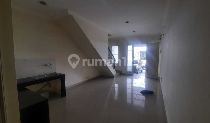 For Rent 2-Story House in Greenlake Citycluster West Europe