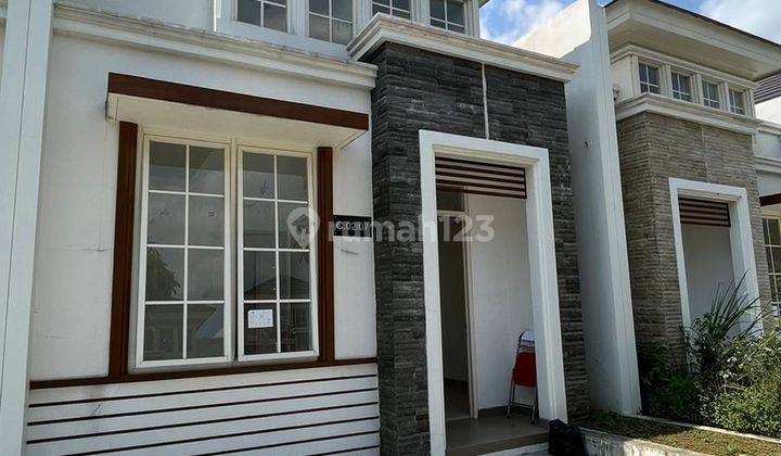 Axjj Rumah Modern Minimalis di Kawasan Elit Citra Garden Malang 2