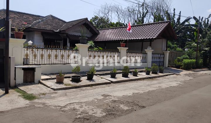 For Sale *STRATEGIC* House in Jakapermai Housing Complex, Bekasi City 2