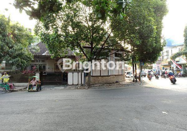 Dutch Heritage Shophouse at Hook Jl. Wahid Hasyim & Kauman 1