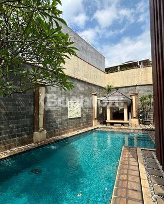 Rumah Mewah 4+2 KT di Boulevard Kota Wisata, LT 464M²