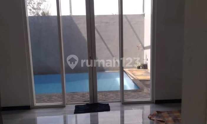For Sale Cheap, 2-Story House with Private Swimming Pool Axjj84 2