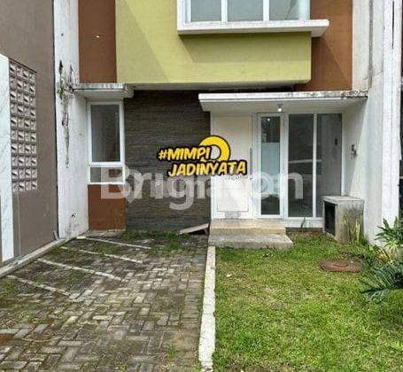 Axjj 04 Rumah 2 Lantai Super Murah di Cluster Springhills Sawojajar 1